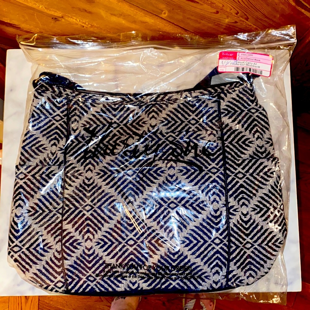 Thirty one casual carry all handbag NEW crossbody